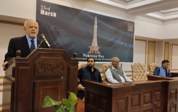 Senior journalist Salman Ghani addressing during Pakistan Day programme